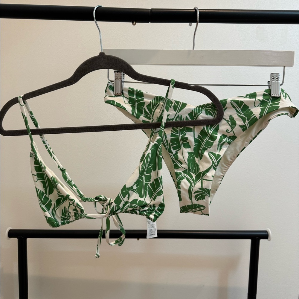 Brand New never worn! Tropical print bikini top and bottom